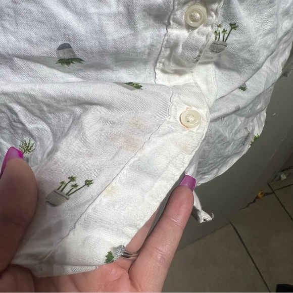 Old Navy White Green Cactus Print Button Down Shirt - Picture 4 of 5